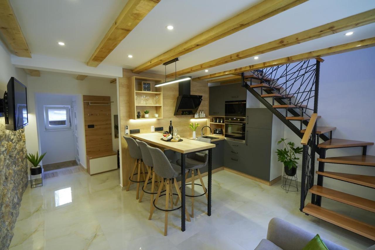 Apartment Ispod Ure Синь Экстерьер фото