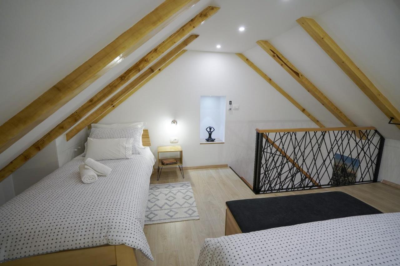 Apartment Ispod Ure Синь Экстерьер фото