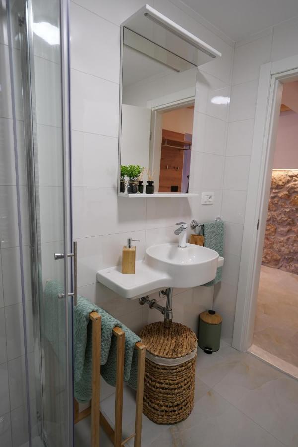 Apartment Ispod Ure Синь Экстерьер фото
